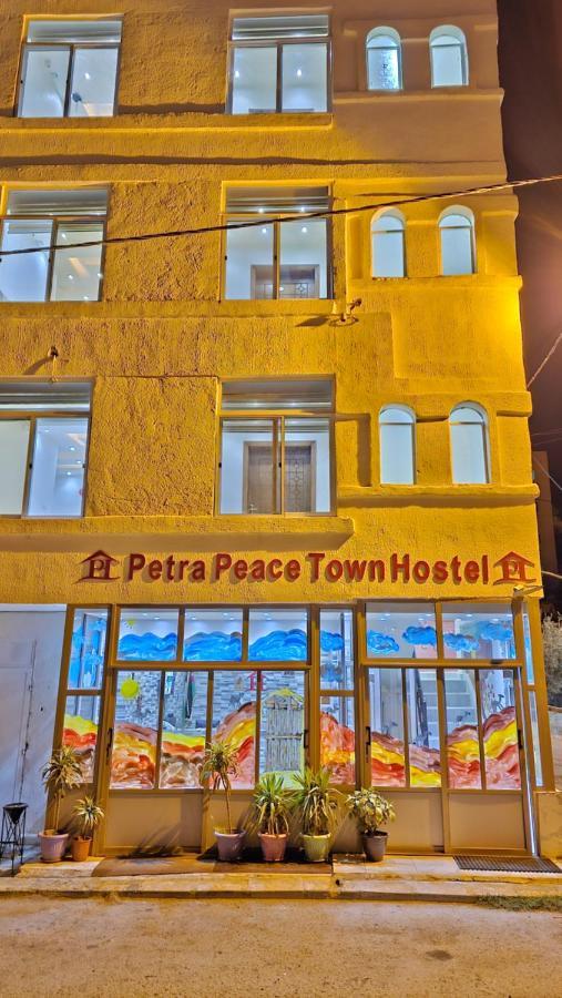 Petra Peace Town Hotell Wadi Musa Exteriör bild