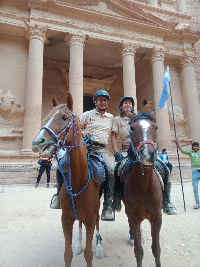 Petra Peace Town Hotell Wadi Musa Exteriör bild
